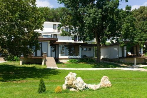 Rusalka Holiday Village Kamen Bryag Exterior photo
